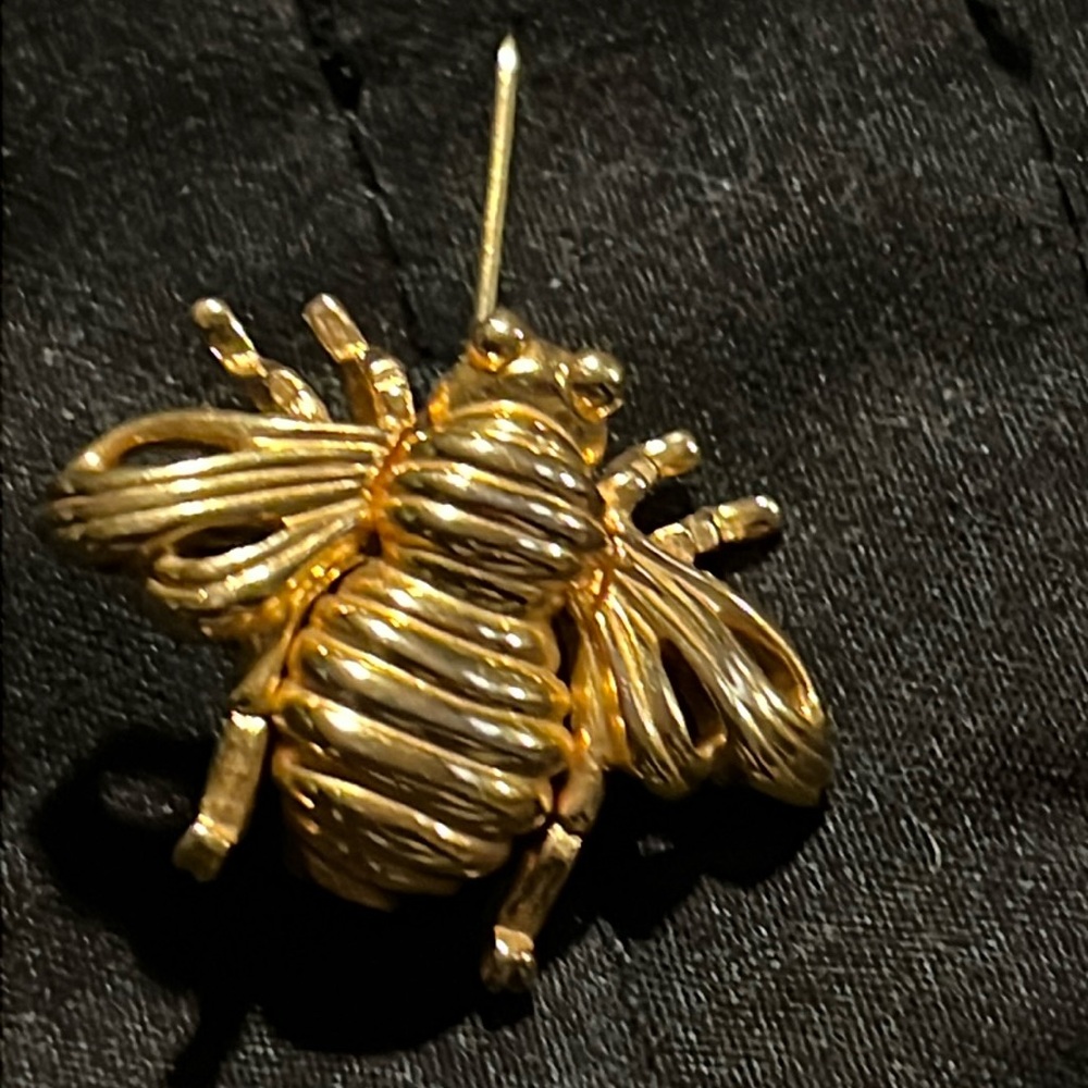Joan River brooch - Picture 1 of 3